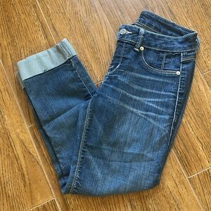 White House Black Market zipless slip on cuffed crop jean, size Medium